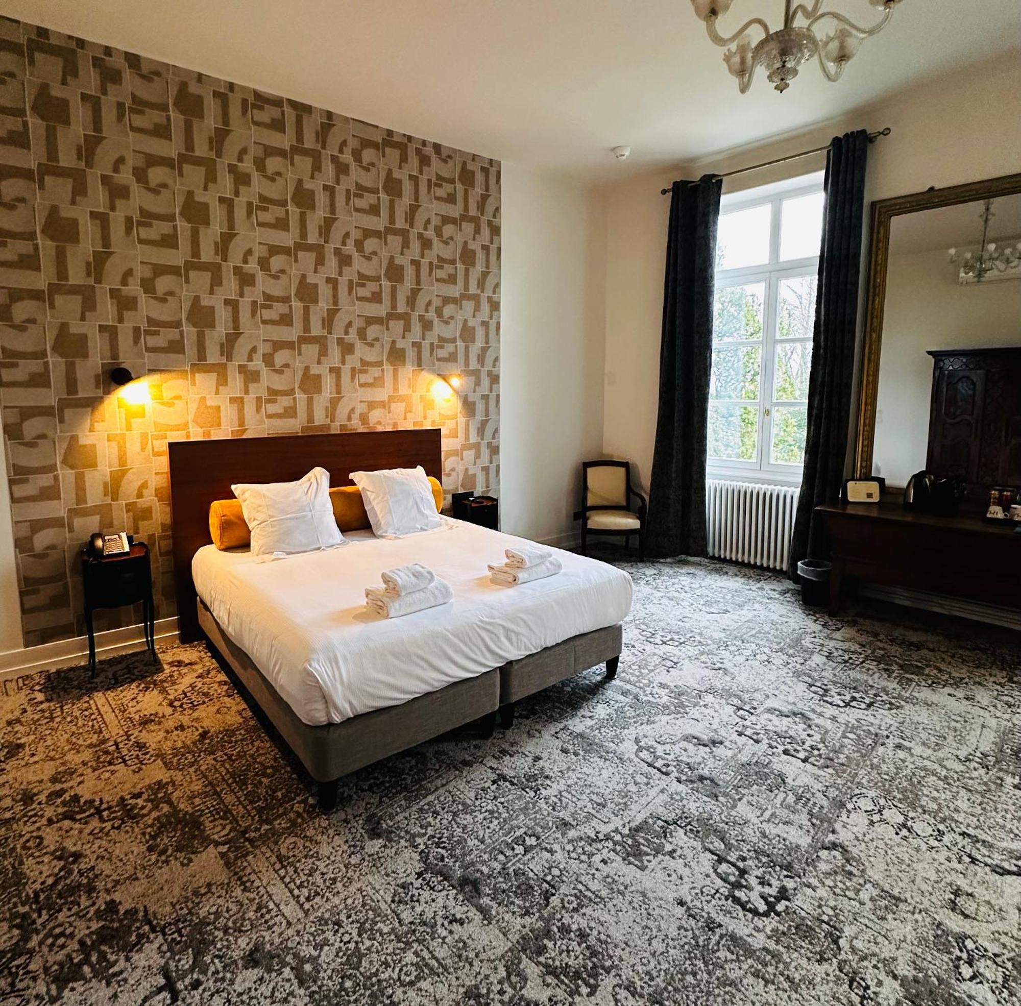 Logis Hotels Chateau De La Barge Chaintre Luaran gambar